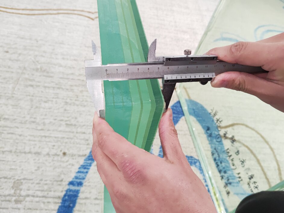 装甲车辆防弹玻璃